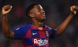 Ansu Fati còn hợp đồng tới hè 2022 với Barcelona.