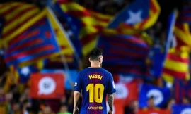 Messi có thể cùng Barcelona chuyển sang Premier League thi đấu.