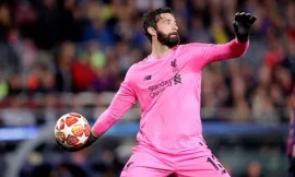 Thủ thành Alisson Becker của Liverpool.