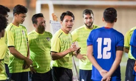 HLV Anurak Srikerd quyết định từ chức vì thất vọng.