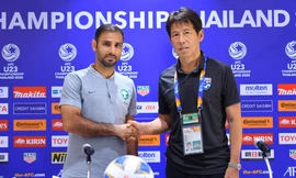 HLV Saad Ali Al Shehri của U23 Saudi Arabia bắt tay HLV Akira Nishino của U23 Thái Lan.