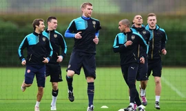 Arsenal tính thải loại Per Mertesacker.