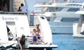 Messi đi nghỉ cùng gia đình.