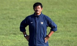 HLV Indra Sjafri dè chừng U18 Việt Nam.