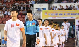 Công Phượng mang băng đội trưởng dẫn dắt các đồng đội ra sân trong trận giao hữu với U23 Malaysia hôm qua, 7/2. Ảnh: Vnexpress