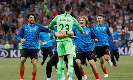 Thủ môn Croatia cản phá thành công 3 cú sút penalty, giúp đội nhà giành vé vào tứ kết.