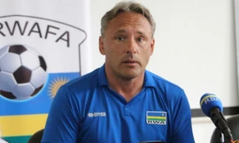 HLV Antoine Hey của ĐT Myanmar.