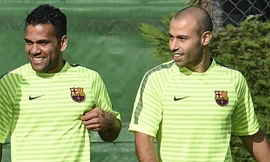 Alves và Mascherano đã đạt được thỏa thuận rời Barcelona.