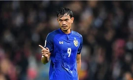 Tiền đạo Adisak Kraison của ĐT Thái Lan.