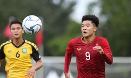 Đức Chinh lập hat-trick. Ảnh: Hữu Phạm