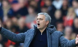 HLV Jose Mourinho hài lòng về các học trò của mình dù thua Arsenal.