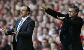 Mourinho đáp trả lại vợ chồng Benitez.