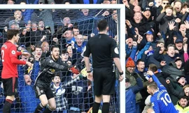 VAR từ chối bàn thắng ở phút 90+1 của Everton.