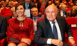 Linda Barras luôn tháp tùng Blatter ở những sự kiện lớn.