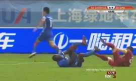 Tìn huống gãy chân kinh hoàng của Demba Ba.