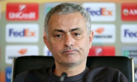HLV Mourinho úp mở khả năng rời M.U.
