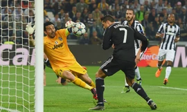 Buffon mất ngủ vì Ronaldo.