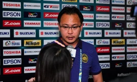 Thua Việt Nam, HLV Ong Kim Swee đổ lỗi cho thời tiết.