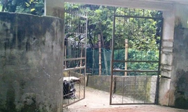 Hai người đàn ông đánh một phụ nữ động thai