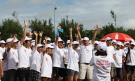 Bạn trẻ cùng “Làm sạch bãi biển quốc tế” tại Việt Nam