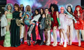 Chuyện về những chàng trai ở Hà Nội mặc váy, trang điểm đi diễn lúc nửa đêm