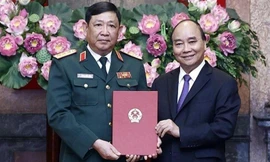 Chủ tịch nước trao quyết định thăng quân hàm sỹ quan cao cấp quân đội