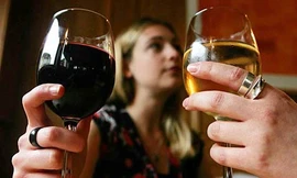 Uống bao nhiêu rượu thì sẽ... phát điên?