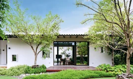 Nhà cấp 4 kiểu Nhật có tất cả các phòng nhìn ra khu vườn xanh mát