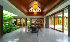 Ngôi nhà kết hợp phong cách cổ điển và hiện đại