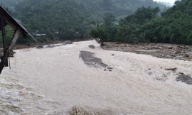 Khu dân cư huyện Nam Trà My, Quảng Nam sạt lở nghiêm trọng. Ảnh H. T