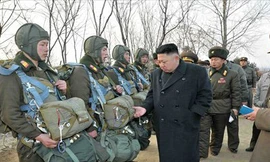 Ông Kim Jong-Un thị sát quân đội, chuẩn bị chiến tranh
