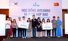 200 triệu học bổng cho 10 sinh viên xuất sắc
