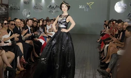 MC Thanh Mai sang trọng yêu kiều làm vedette ở tuổi 45