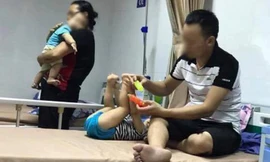 Nhiều bệnh nhi bị sùi mào gà đang được điều trị tại bệnh viện Da liễu TƯ