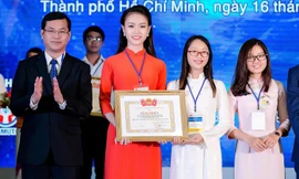 Người đẹp học giỏi của Hoa hậu Việt Nam giành thêm giải thưởng khoa học