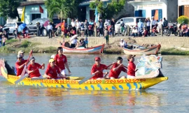 Bình Định: Sôi nổi Lễ hội đua thuyền trên sông Gò Bồi