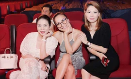 Lệ Quyên xách túi Hermes 'bạch tạng' tiền tỉ đi tập hát