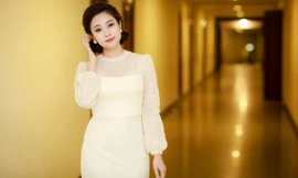 MC có nụ cười đẹp nhất VTV khoe vẻ dịu dàng với váy màu pastel