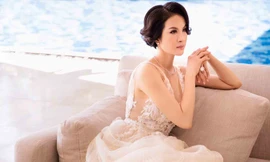 MC Thanh Mai khoe vẻ đẹp quên tuổi trên đất chùa Vàng