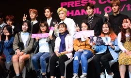 Fan Việt hò hét quá khích khi được gặp nhóm nhạc Hàn NCT 127 ở Hà Nội