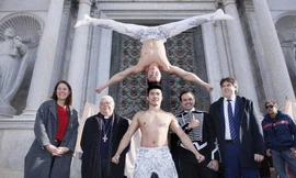 Hai anh em nghệ sĩ xiếc Quốc Cơ - Quốc Nghiệp.