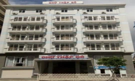 Tạm dừng kinh doanh vì hơn 100 du khách bị ngộ độc