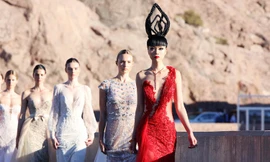 Jessica Minh Anh biến đập thủy điện thành sàn diễn thời trang