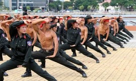 Nữ cảnh sát đặc nhiệm luyện khí công, võ thuật trước APEC