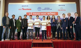 60 triệu đồng và 80 chiếc chăn ấm đã được Prudential và Qũi hỗ trợ tài năng trẻ VN trao cho người nghèo, SV có hoàn cảnh khó khăn qua cầu nối báo Tiền phong.