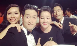 MC Phan Anh và các giám khảo trong đêm bán kết HHHV tối 4/11.