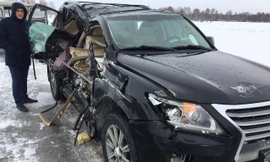 Chiếc xe chở ban nhạc Bad Boys Blue gặp tai nạn nghiêm trọng.