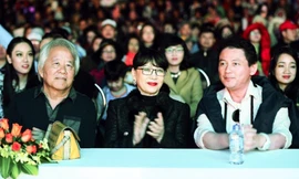 Người thân của nhạc sĩ Trịnh Công Sơn trên hàng ghế danh dự.