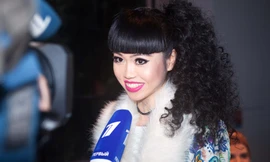 Siêu mẫu Việt gây chú ý khi đến dự Paris Fashion Week