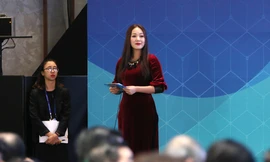 Ngô Phương Lan toả sáng khi dẫn chương trình tại Hội nghị APEC